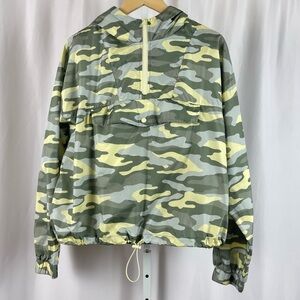 Flirtitude Large Lightweight Camo Windbreaker Pullover Sherpa Hood Outdoor